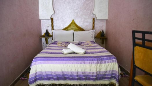 Dvokrevetna soba s bračnim krevetom