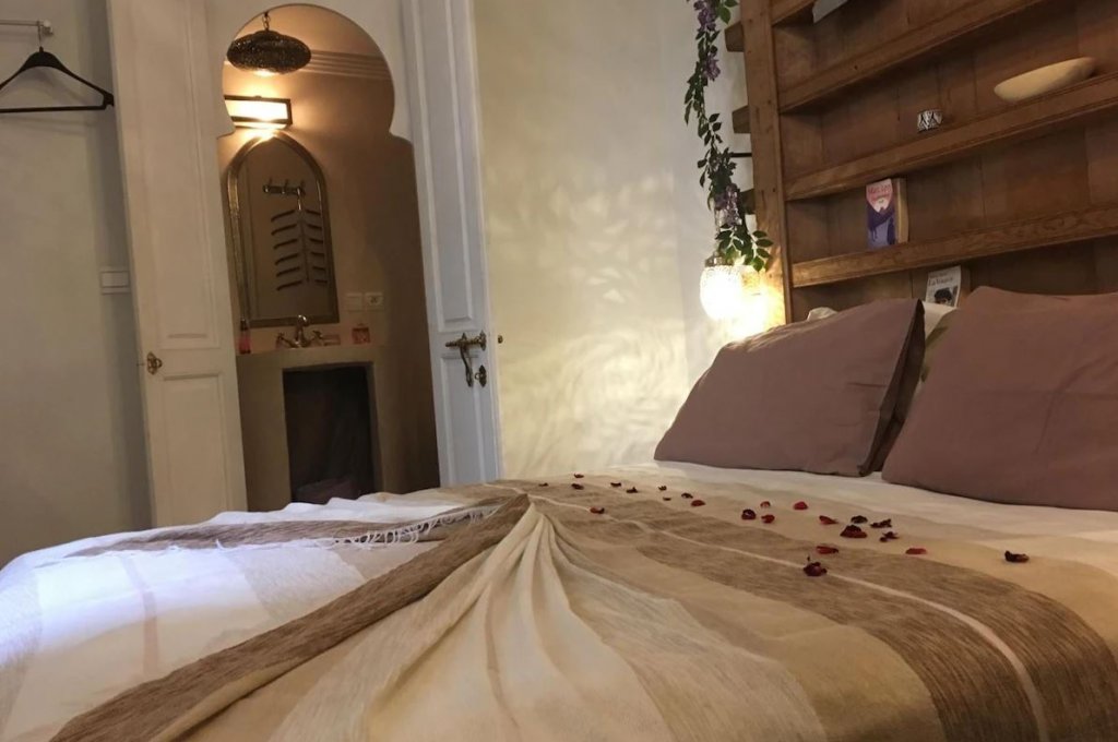 Standardna dvokrevetna soba s bračnim krevetom