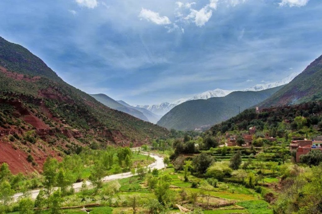 Kunjungan ke lembah Ourika (desa Berber dan air terjun)